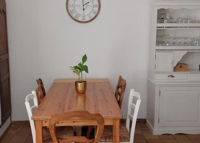 Maison La Riviere Nyaraló Reffuveille