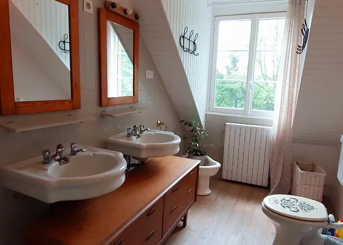 Maison La Riviere Nyaraló *